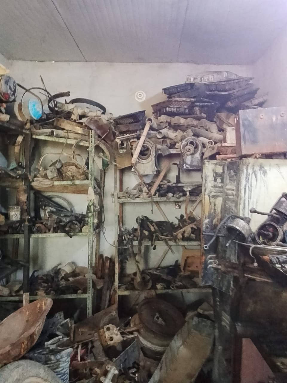 سلام عليكم غراض للبيع للستفسار   ***********
