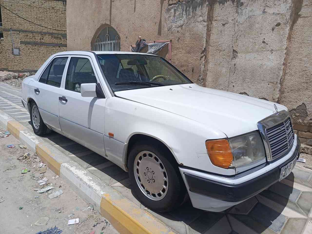 مارسدس للبيع /غاز بانزين تبريد شغال  موديل 1985 سيارة محور فيفتي 2500 سنويه ل 30 ماصاقطة بعدهي سياره جاهزه كهربائيات كله شغاله حدادية كاملة الرقم إنكليزي ذي قار مكاني ذي قار قضاء كرمة بني سعيد و صاحب السيارة بالناصرية السعر 55 وبيه مجال قليل وهذا رقمي للاستفسار أكثر ***********
