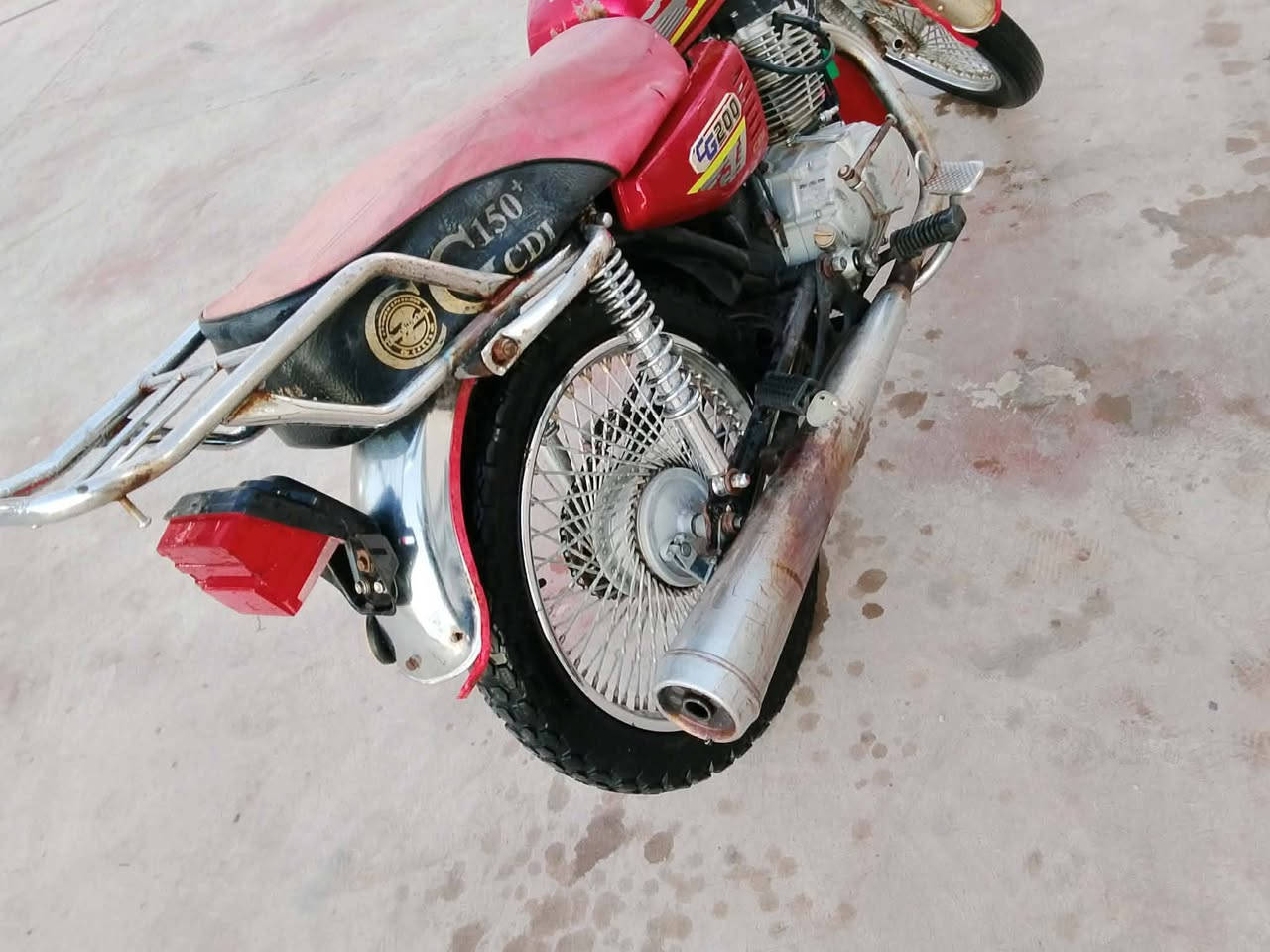 سلام عليكم دراجه ايراني 300 موديل 2017 نضيفه كلش مرتبه مكاني ديالى دلى عباس بيها مجال ***********
