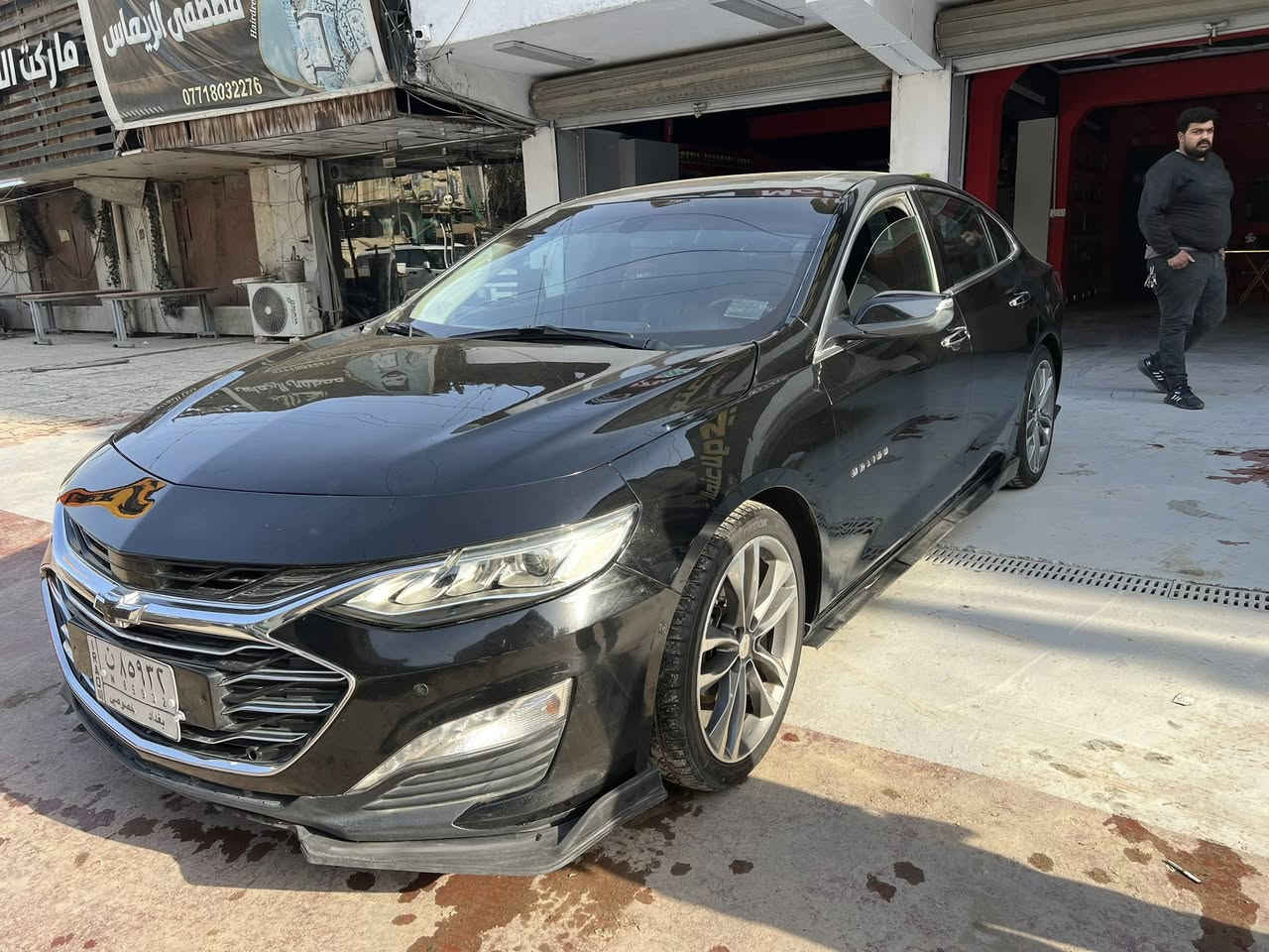 سيارة للبيع في بغداد (شوفرليت ماليبو بريمير 2020)
للبيع.. ماليبو بريمير موديل 2020 .
البيانات الأساسية:
• 🚗 النوع: شوفرليت ماليبو (Chevrolet Malibu Premier)
• 📅 الموديل: 2020
• ⚫ اللون: أسود 
• 🛣️ المسافة المقطوعة: 65,000 ميل
أبرز المواصفات (Full Options):
• 🚀 المحرك: 2.0L Turbo (تيربو).
• 🔥 ستيرن هيتر (تدفئة مقود).
• ☀️ فتحة سقف بانوراما.
• 🛋️ كراسي جلد كهربائية (تدفئة وتبريد). الخلفية تدفئة
• 🔑 نظام تشغيل عن بعد + بصمة تشغيل وأبواب.
• 🖥️ شاشة لمس كبيرة (Apple CarPlay & Android Auto).
• 📸 كاميرا خلفية دوارة عالية الدقة.
• 🎶 نظام صوتي متطور مع تحكم ستيرن كامل.
الحادث الجاملغ اليمين مواصلة لا لغد ولا شاصي و مرفقة صور الحادث مصبوغ الجاملغ والبنيد 
السعر المطلوب:
💰 15,200$ (شدة و 53 ورقة)
(قابل للتفاوض بشيء بسيط للجادين)
للمعاينة والتواصل:
📍 الموقع: بغداد - القادسية - مجمع الوزراء.
📞 رقم الهاتف: ***********
