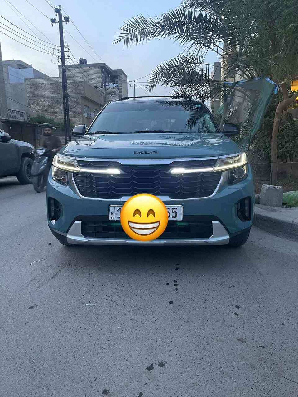 السلام عليكم 
كيا سلتوس ...Kia Seltos
موديل 2024
لون مميز 
رقم بغداد مميز 
توكلر لونين 
محرك 2000
حادثها بنيد وجاملغ صفحة اليمنه بدون شاصي ايرباك فقط ستيرن 
تحكمات+ رادار امامي خلفي +بصمه 
انارة داخلية LED متغير 
لايتات زنون 
(السعر 168$)
العنوان كراده كم سارة 
للاستفسار اتصال
‏‪0770 896 9790‬‏
 ومتوفر وات ساب 
غير متواجد ع الفيس 
#سلتوس
