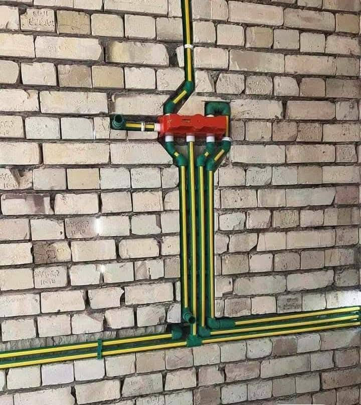 السلام عليكم 
ورجعنا لشغل من جديد بعد فتره الانقطاع الالتزام با الدوام 
ماء مجاري كهرباء وتشطيب دور سيراميك ماء صبغ  كهرباء 
جانب من اعمالنا السابقه للعمل والاستفسارات ***********
ملاحظه عملنا اشراف مهندس مختص مبالغ العمل بعد الانهاء والفحص
