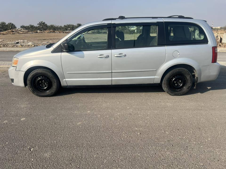 كرفان 2010 مكينه 3300 سياره مصبوغة حزام جماليه  ماشيه 98الف نظيفة رقمها بغداد دولي بأسمي  تبريد ثلج قطعه واحده تخم تاير جديد مراوس حسب القناعة ***********بي واتساب
