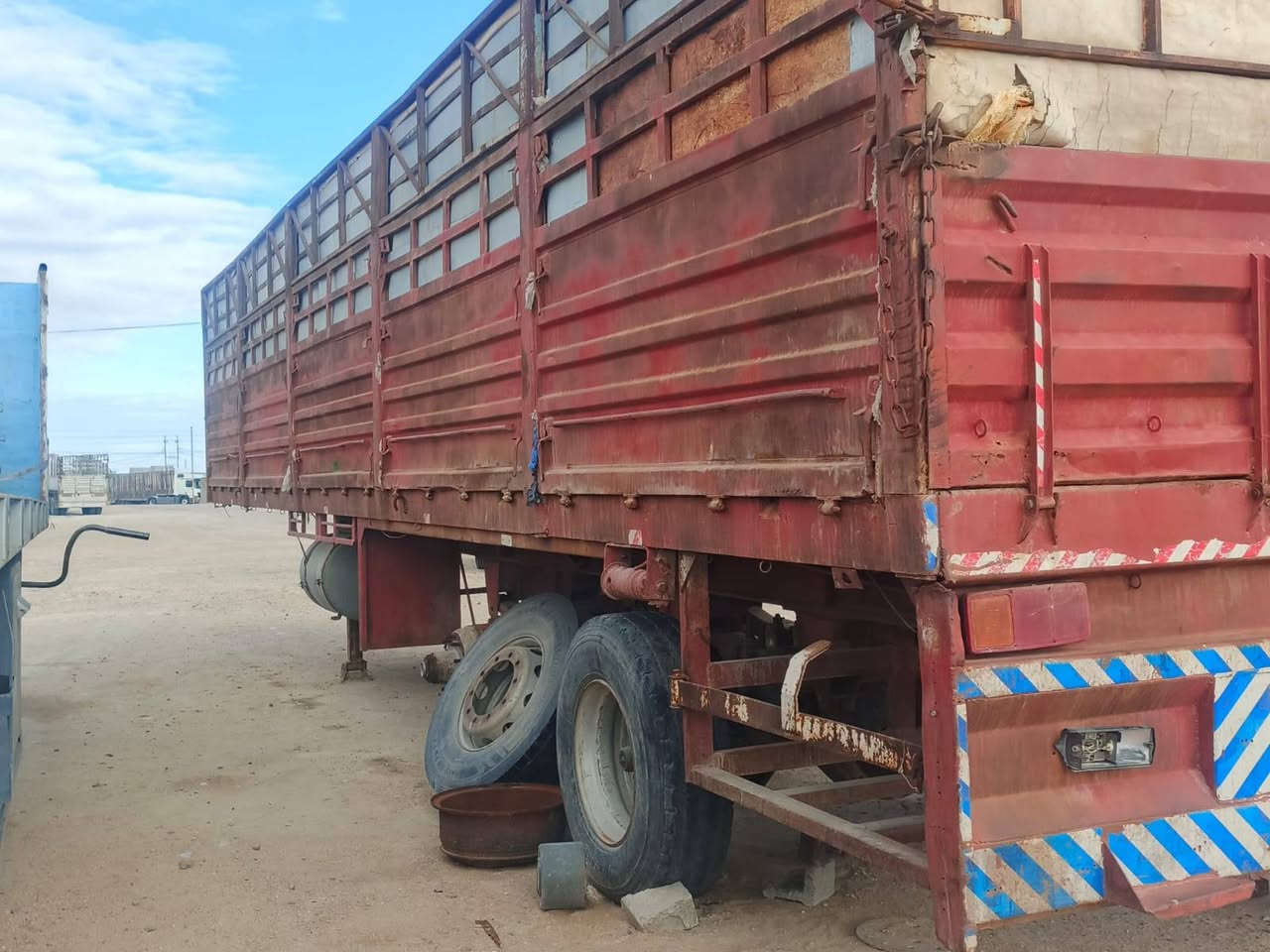 سلام عليكم عربه بلوم للبيع مكان الرمادي
رقم ***********
