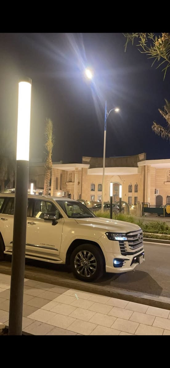 لاندكروز البيع 
موديل 22
رقم بغدادبسمي
شركه ساز
ماشيه 69كم
السعر 65
***********
