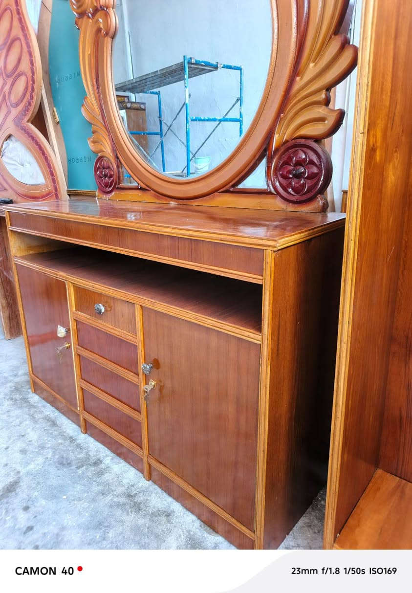 السلام عليكم غرفة 5 باب  استخدام بسيط نظافة 100% السعر 600 مع الشد والنقل  العنوان النجف الاشرف الحيدرية خان النص 
***********
