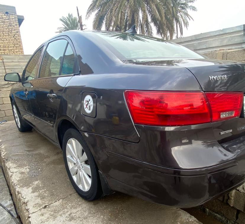 السلام عليكم
سوناتا 2009 امريكي فول مواصفات لمتد 
ضررها خلفي جامرلغ وصبغ جنطة وجامرلغ ثاني 
بدون نواقص جاهزة 
رقمها ديالى جديد 
داخل بيجي وصاج
محرك 2400 دوش جديد وكير جديد
سعرها 110 
***********
