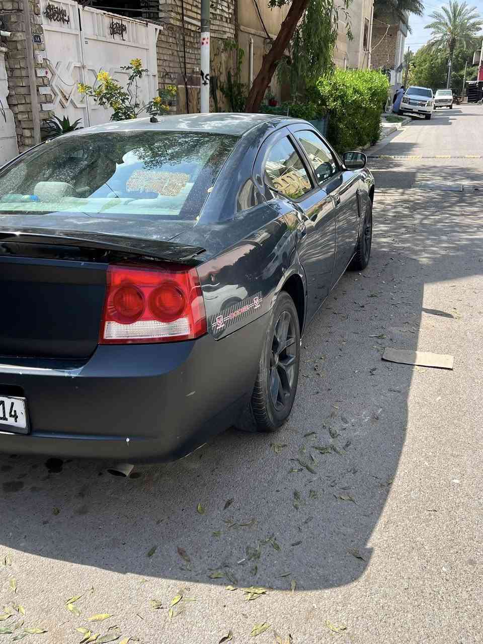 السلام عليكم دوج جارجر  موديل 2008 سياره مكفوله من الحادث والضربه كلين كندي بيه صبغ باب اثر شخوط  مكينه 3500 كير مكينه مكفولات سياره حلوه واحلا من الصور اترايه من البصره للموصل شرط ويل 18 كرن الغزال المرغوب  تحي تشوف بعينك او كل الهلا رقم دولي. سنويه لل 29  باسمي  بغداد الشعله ***********
