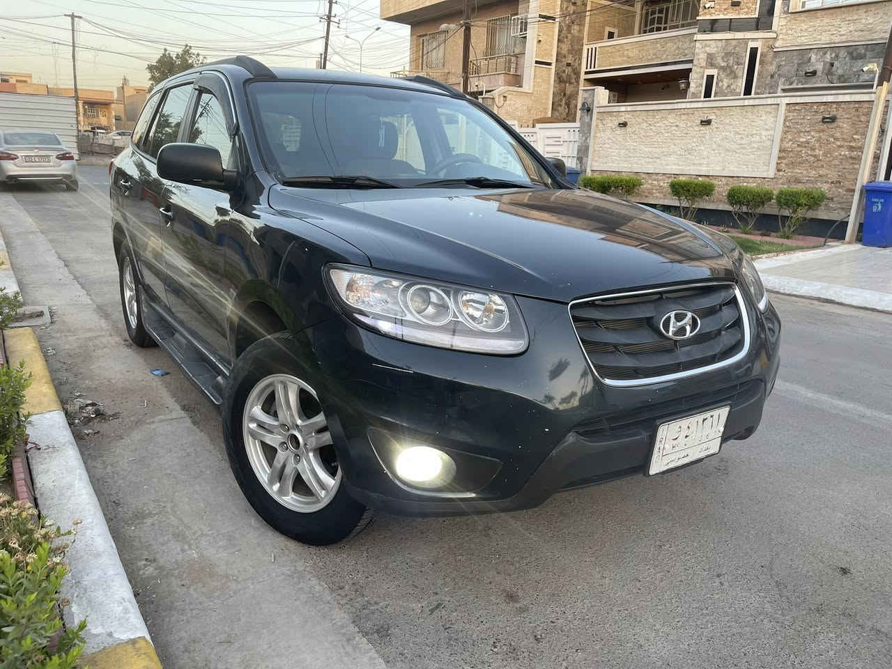 سلام عليكم 
سنتافيا ٢٠١٢ امريكي رقم بغداد محرك ٤ سلندر دوش جديده السياره بلاديه ماشيه ٩٦ حادثها جاملغ الأمامي الايمن مال صدر  والبونيد وباب السايق  
مكانها بغداد حي الخضراء 
سعرها ١٢٩$ ورقه 
***********
***********
