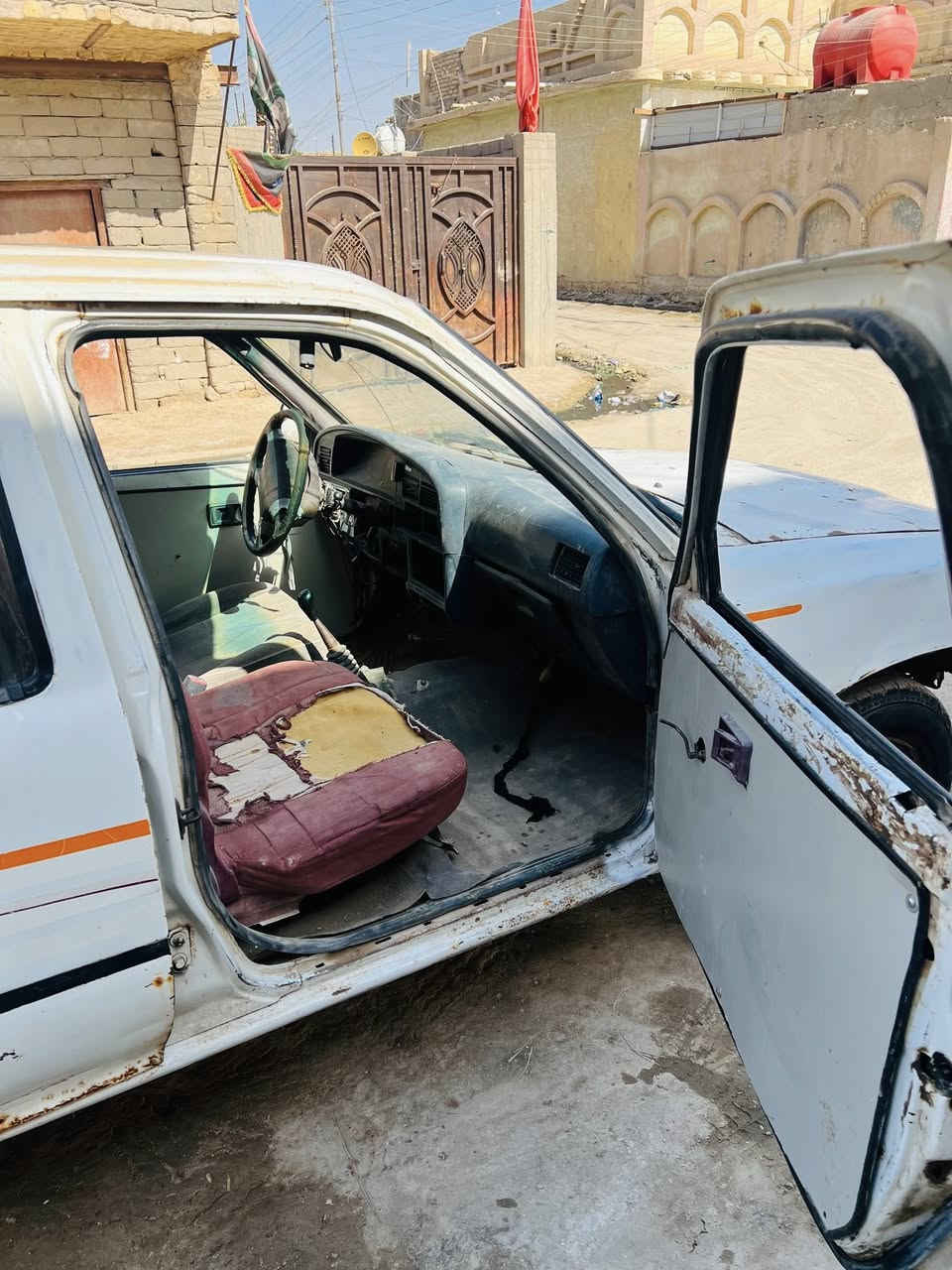 سلام عليكم سياره تيو تا موديل 87بدون رقم مكان ناصريه قضاء البطحاء رقم للأستفسار ***********
