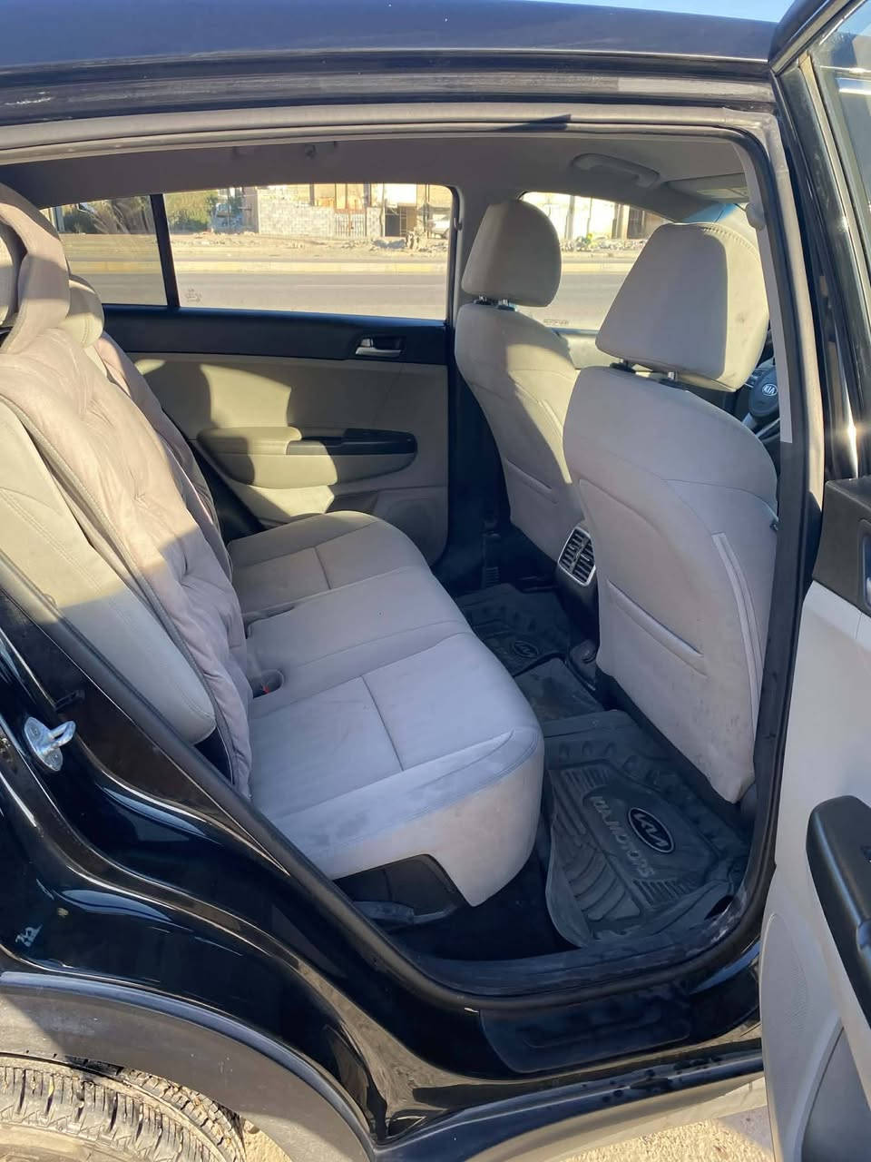 سبورتج أمريكي للبيع
موديل ٢٠٢٢
لللون اسود
محرك ٢٤٠٠
والضرر موجود بالسونار
السعر ٢٠٥
المكان محافظة الديوانية
للتواصل على الرقم
***********
اتصال فقط.
