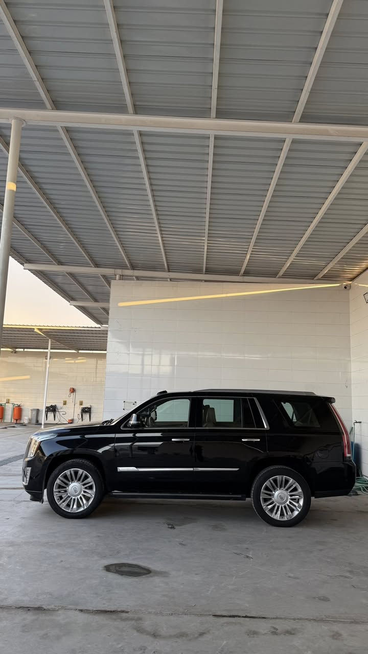 سلام عليكم للبيع 
او مراوس ب تاهو او كديلاك موديل 23-24

كديلاك اسكاليد بلاتينيوم 2019 مساج 
وكاله المنصور 
رقم بغداد باسمي 
كفالة عامه بارد بسيط مكانين 
سياره نضيفه جداً 
لون اسود ملكي.  
وكالة المنصور …….
 محرك 8 سلندر 6200
المواصفات غني عن التعريف فول 1/1
كشنتات مساج 
فتحه سلايد روف 
بصمه تشغيل عن بعد 
شاشات خلفيه و DVD بالقمارة 
قمارة كنتارا 
. دواسات جانبيه كهربائيه 
. جنطه كهربائي شفط 
الكراسي الخلفيه كهرباء  
. انضمه قيادة رياضي ثلجي و اعتيادي 
. قيادة آلية  والتنبيه عند الخروج من المسار 
كشنات هزاز 
شاشه لليزريه متحركه مع مجموعة متحركه من الضبط 
. تحكم بالمس منضمه التبرؤد الخلفيه 
داتا شو HUD
. شاشه دشبول وسطيه متكاملة الإعازات مع قاصه 
. رادار أمامي لمنع التصادم وضبط المسافات 
. كامره سياره عدد 5 مع رؤيه 360 درجه 
. كامرات خلفيه عدد 2 
كامره تحكم في الداخل مع مرايه اللجامه 
. ثلاجه داخليه 
شاحنه واير لليس 
.دبلات جوبلس
.تدفئه بالستيرن
.كشن هزاز 

معروضه ب سعر مناسب 
للاتصال رقمي ***********
العنوان بغداد البياع
