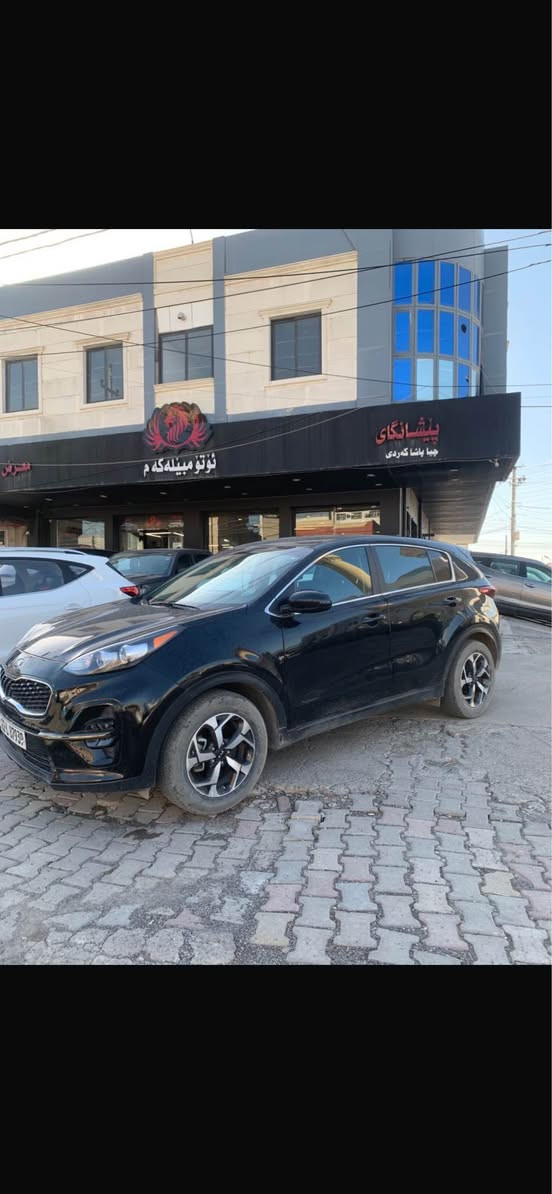 کیا سپۆرتاج امریکی 2021 
مەکینە V4,2,4 جی دی ئای 
مەکینەی لە ئەمریکا کرایتەوە 
دوو پارچە سبوغ چاملغ و دەرگای 
سایق بێ ناو بێ ئێڕباگ 
ڕۆیشتن 95 هەزار کم 
سەنەوی نوێیە 
نرخ ١٦٩مجال
***********واتسب أربيل, العراق
