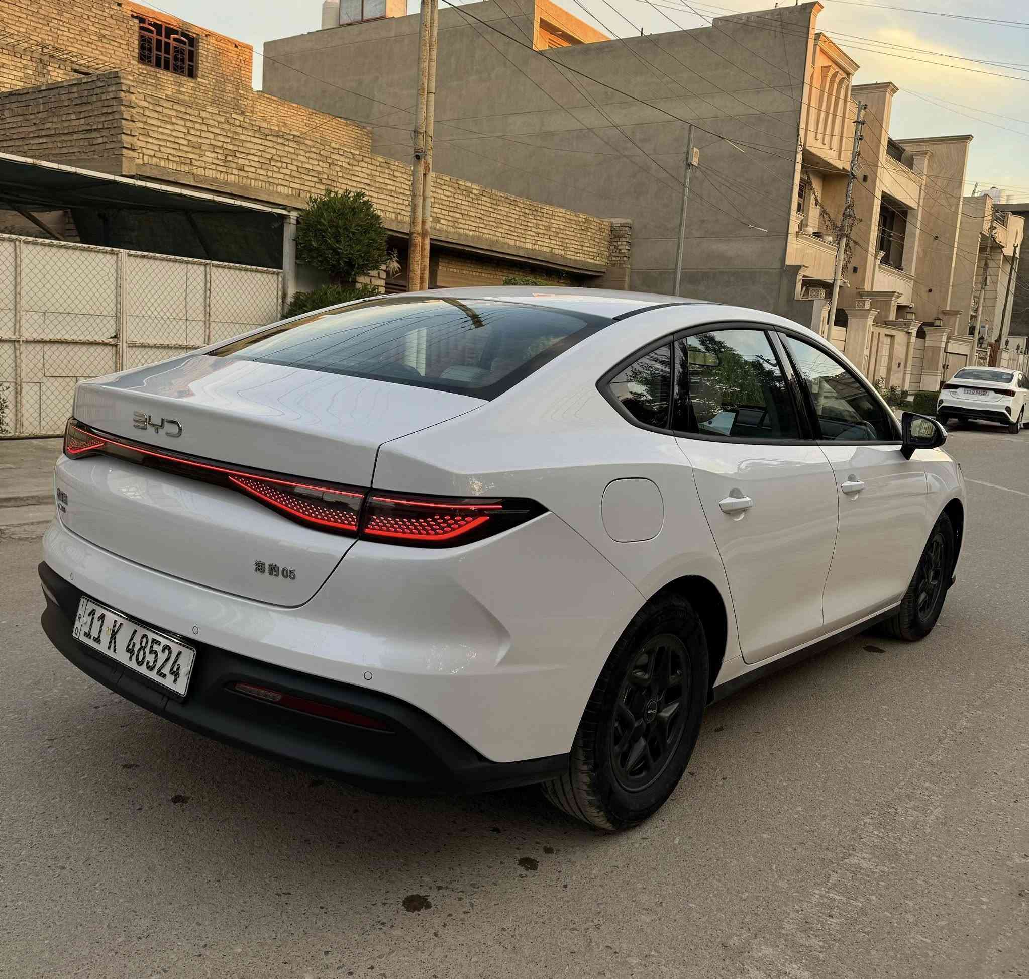 Byd
2025 cl5
داخل جلد ابيض
ماشيه 3000 
مكفوله 
رقم بغداد
مكاني بغداد الدورة
السعر 128 مجال
***********

