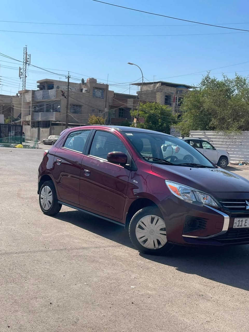 يالله مسيبوشي ميراج 2024 ماشيه 14 ميل وقابل للزياده السياره وارد امريكي بيها 3 قطع باب وجاملغ وبنيد السياره خير من الله فول مواصفات مانع انزلاق رادار امامي تحكمات ستيرن جهتين شاشه كامره خلفيه  اي اريباك مطاك بيها سياره جديده بمعنى الكلمه اي نقص مابيها شغل واطلع رقم بغداد هزه جديده العنوان بغداد السيديه تواصل ***********
