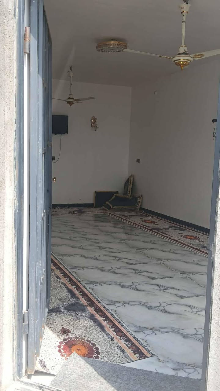 بيت للبيع زراعي مقابل معارض النصار المساحه الكليه ٨٠٠ متر ..غرفتين وصاله ومطبخ حار وبارد  وصحيات 2 واستقبال


**إذا كنت صاحب هذا الإعلان وتريد حذفه لأي سبب، رجاءا أرسل رسالة إلى الدعم الفني**