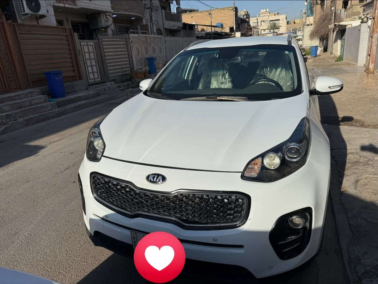 ⸻

للبيع 

| كيا سبورتج 2016 شكل 2017 

🚘 Kia Sportage
* خليجي 
* محرك دوش 2000
* اللون: أبيض
* السيارة نظيفة جدًا.
* السيارة عليها ادامة كاملة ما بيها اي نقص
* السيارة استخدام شخصي وحالتها جيدة جدًا.
* مكيف ثلج، ولا تحتاج أي مصروف.
*السيارة جاهزة للفحص.
*أوراقها كاملة.
* بيها طخات بارد فقط ومعدله وكاملة

📍الموقع: بغداد

📞 للاستفسار : ( *********** )
