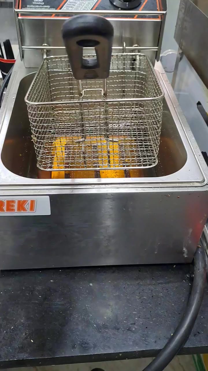 #للبيع 
الغراض كلهن استخدام اسبوع فقط وعالفحص وشوف العين


**إذا كنت صاحب هذا الإعلان وتريد حذفه لأي سبب، رجاءا أرسل رسالة إلى الدعم الفني**