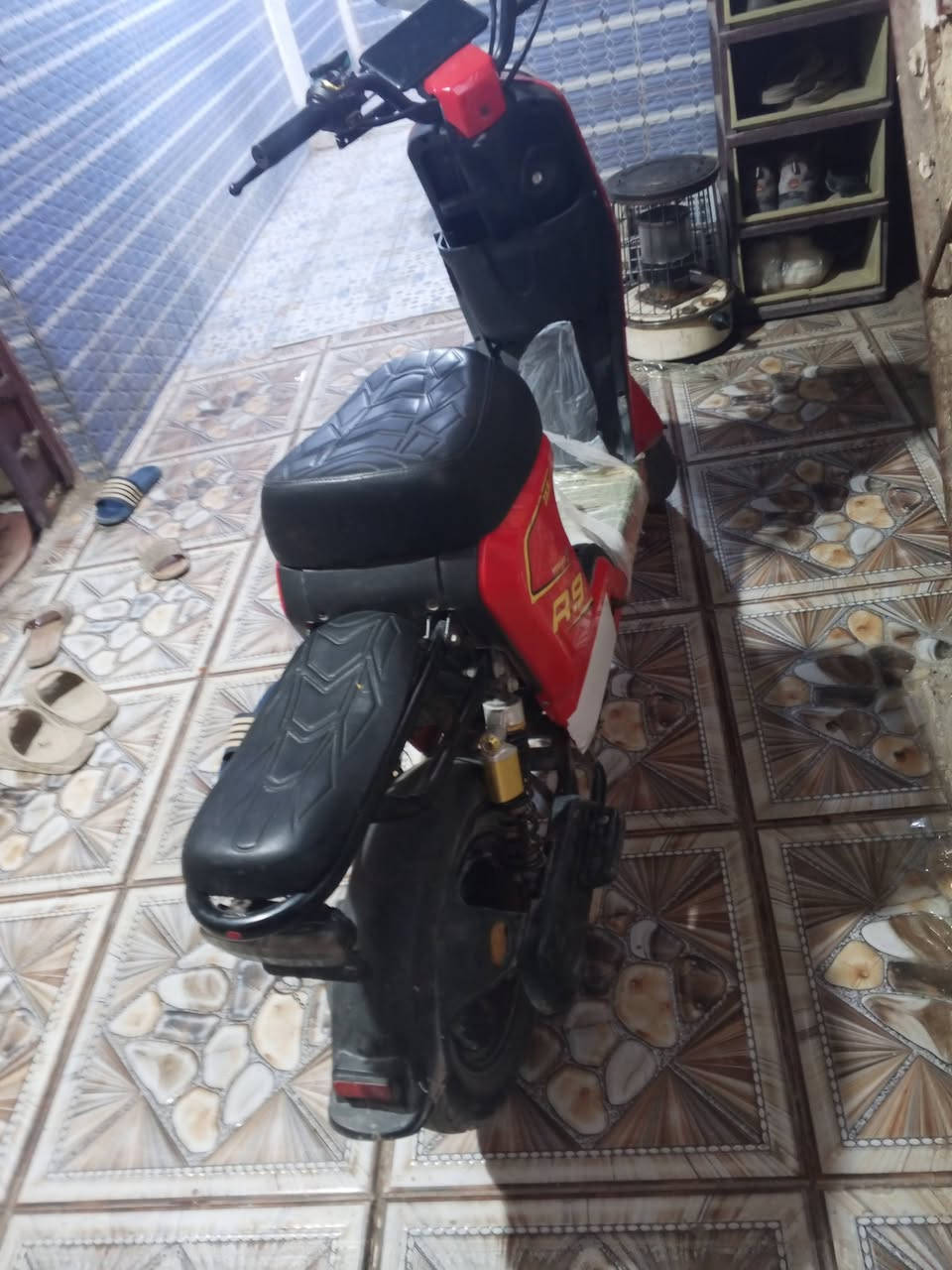 سلام عليكم دراجه للبيع R9 ست بطاريات الدراجه خير من الله بس نقص ضفيره 2025 الرقم ***********
