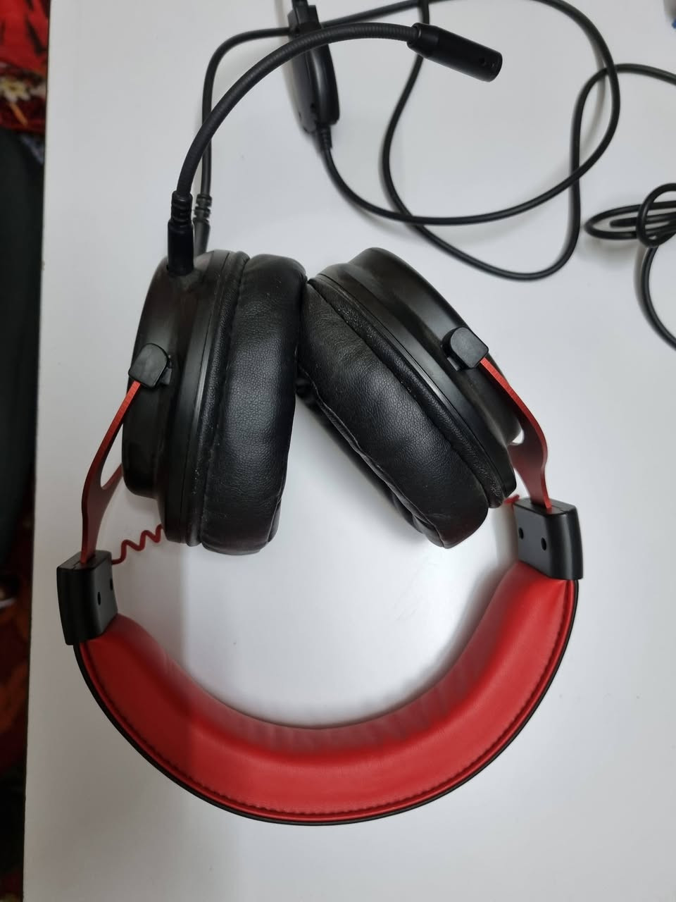 السلام عليكم هيدسيت محيطي 360° مستخدم 3 مرات بس نضافة 99% الجلد مالهة درجة أولى 
العزل مالهة قوي تشتغل عل البلي وعلى الpc وبيهة 
اضائة RGB علبته هم موجودة السعر مع التوصيل 
35الف


**إذا كنت صاحب هذا الإعلان وتريد حذفه لأي سبب، رجاءا أرسل رسالة إلى الدعم الفني**