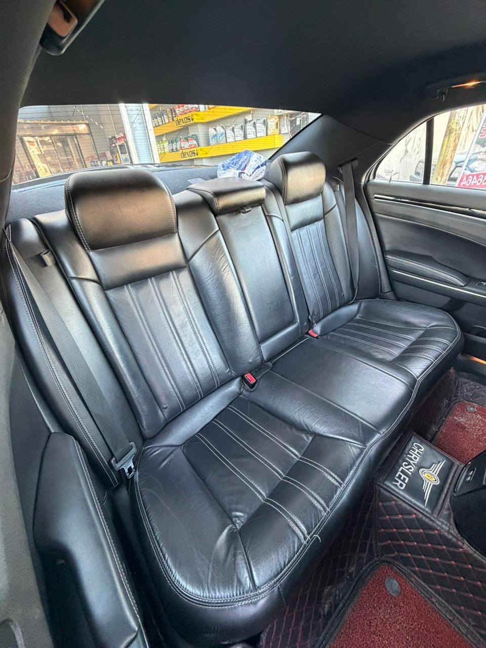 Chrysler Obama 2018
***********
كرايسلر اوباما 2018S
مواصفات S300( -شفتات بستيرن-مقاعد جلد و تدفئة- )
مكينة ٦سلندر حجم ٣.٦لتر تنفس طبيعي
ماشية 63,000 ميل و ب حالة جداً ممتازة
السيارة كلين تايتل كفالة عامة
بيها 1 مكان تعديل بارد
بدون دواخل و ارباك
السيارة كلش حلوة و نظيفة
السيارة رقم السليمانية الدولي سنوية جديدة و ب أسمنا و اكيد شرط التحويل
مكفولة من كير و محرك و كهربائيات
مكاني نجف
و ب سعر(245$) ورقة و بيها مجال
