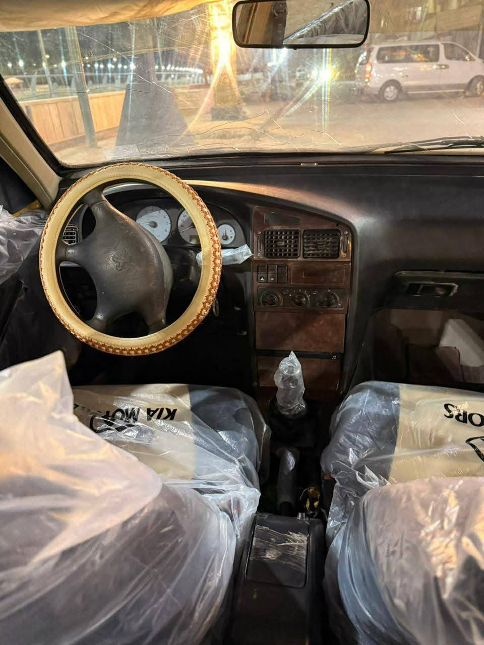 بيجو بارص ٢٠١٥رقم ذي قار سنويه صاقطه هيئه وغرامات عليه مكينه كير حداديه تبريد 
سياره مكفوله بيها رشات كهربئيات فقط الكيلو متر والبك لايت راعيها بالعماره تريد انطيك رقمه تريد اخذك لي  مباشر سعر ٣٢ وبيها مجال راسلني خاص ودلل او اتصل *********** واتساب
