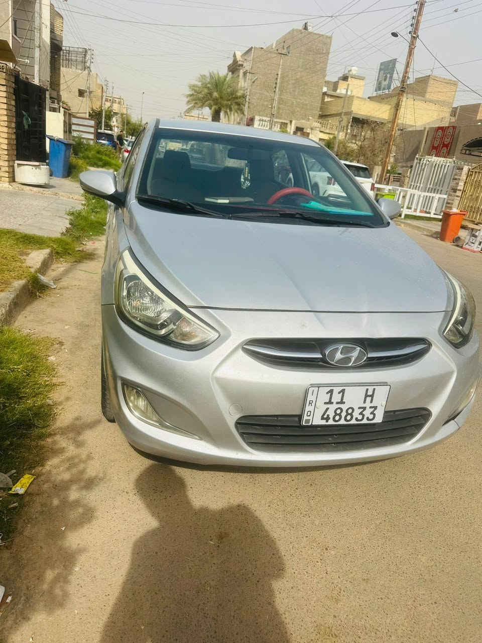 السلام عليكم 
اكسنت 2016 خليجي 
بيها ضرر الجاملغ خلف السائق نص فقط 
السياره كير مكينه خير من الله
تبريد ثلج قبل فتره شديتلها فريز جديد 
منظومة بانزين كله جديد مصار شهرين شديتها حتى العبوه مبدلة جديده شركه باتري قبل 3 ايام بدلته السياره احلى من الصور 
سعر 95 
الاتصال ***********
