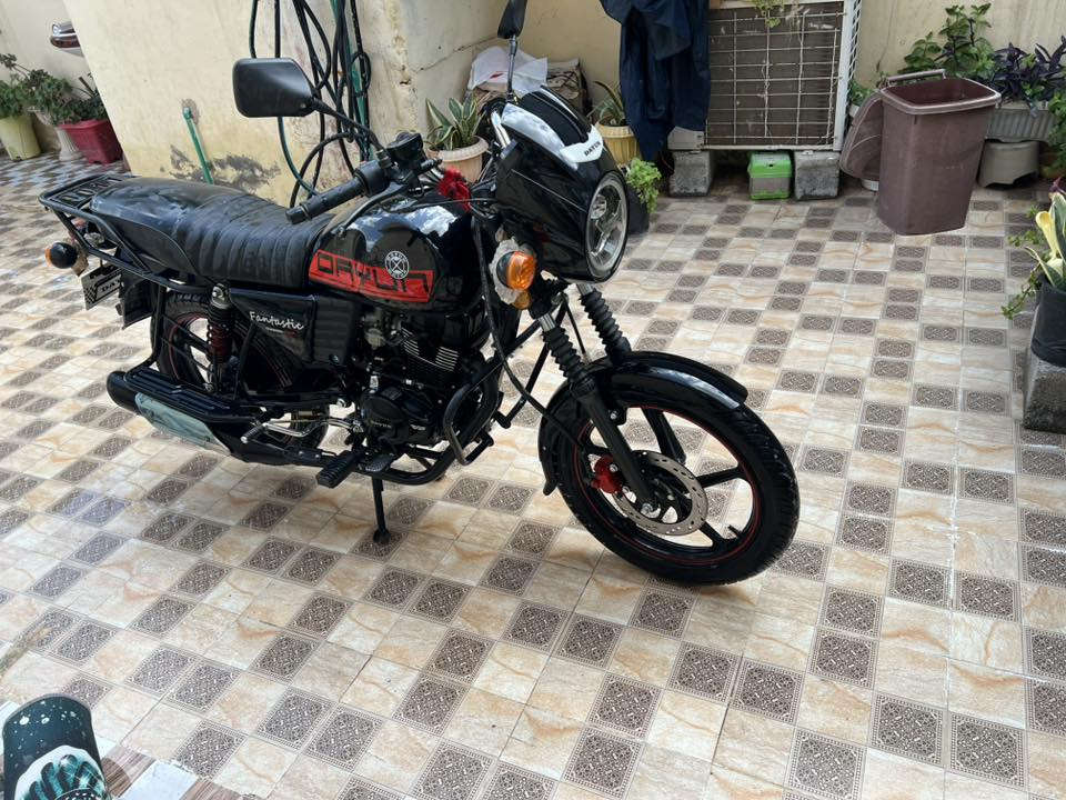 السلام عليكم دراجة دايوان 26 الشكل جديد
السعر 1500 وبيها مجال ))***********)
