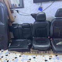 شباب كشنات اوباما فقط كشن السائق بي شك والباقيات نضيفات كهربائيه ثنينه...