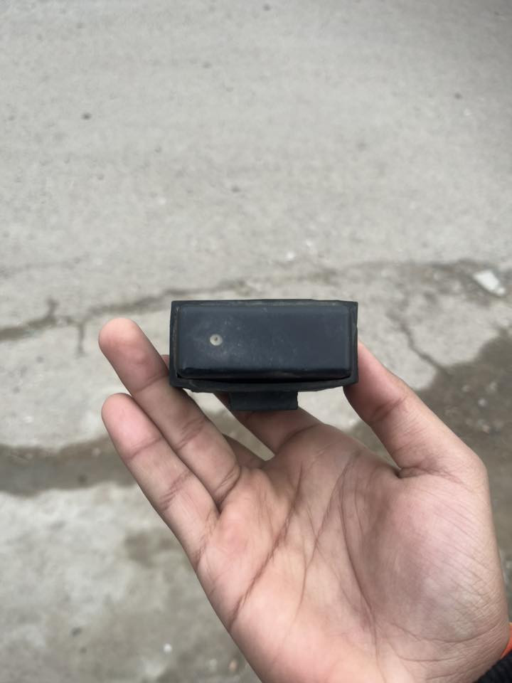 السلام عليكم
عقل ماكس 120 بلادي مال رمبه طلعته من دراجتي مال حاويه شغال كلشي مابي السعر 35 وبي مجال قليل 
مكان مدينه الاورفلي 
***********
او للمراوس بتزويد جيتي ار
