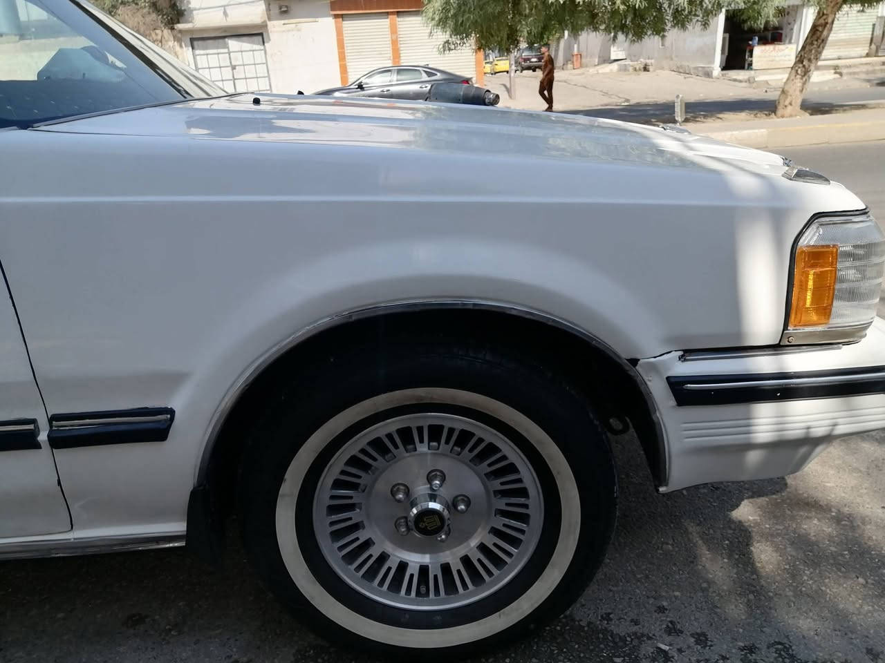 سوبر موديل ٨٥ رقم نينوى شرط التحويل محرك٢٥٠٠ وكير اوتو واكسن كلو شرط تايرات جدد بيها اربع قطع صبغ والباقي صبغ شركة كهربائيات كلها شغالة
السعر ٤٤ورقة المكان الموصل الأيمن
***********
***********
