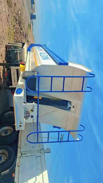 بسم الله الرحمن الرحيم 
النوع . عربانه بودي قلاب بحاره . 4 محور دبل تاير 2 دنكيل سبرنك 2 دنكيل جوبليس . رفاع 
موديل  2026. شركه . نجم حداد . شغل درجه واحد 
دنكيل  16 . جك كبير 
فصال زورزي . 
كامل جاهز لل شغل 
السعر  190 معا مجال 
عنوان معرض هوار . طريق دهوك موصل جمبور عميريه 
***********
***********
