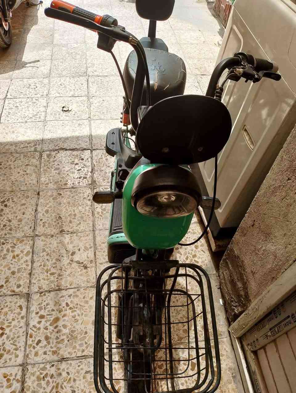 السلام وعليكم متاح دراجه شحن ٦ بطاريات 
نضيفه كلش س ٢٠٠ وبيها مجال بغداد العبيدي 
***********
