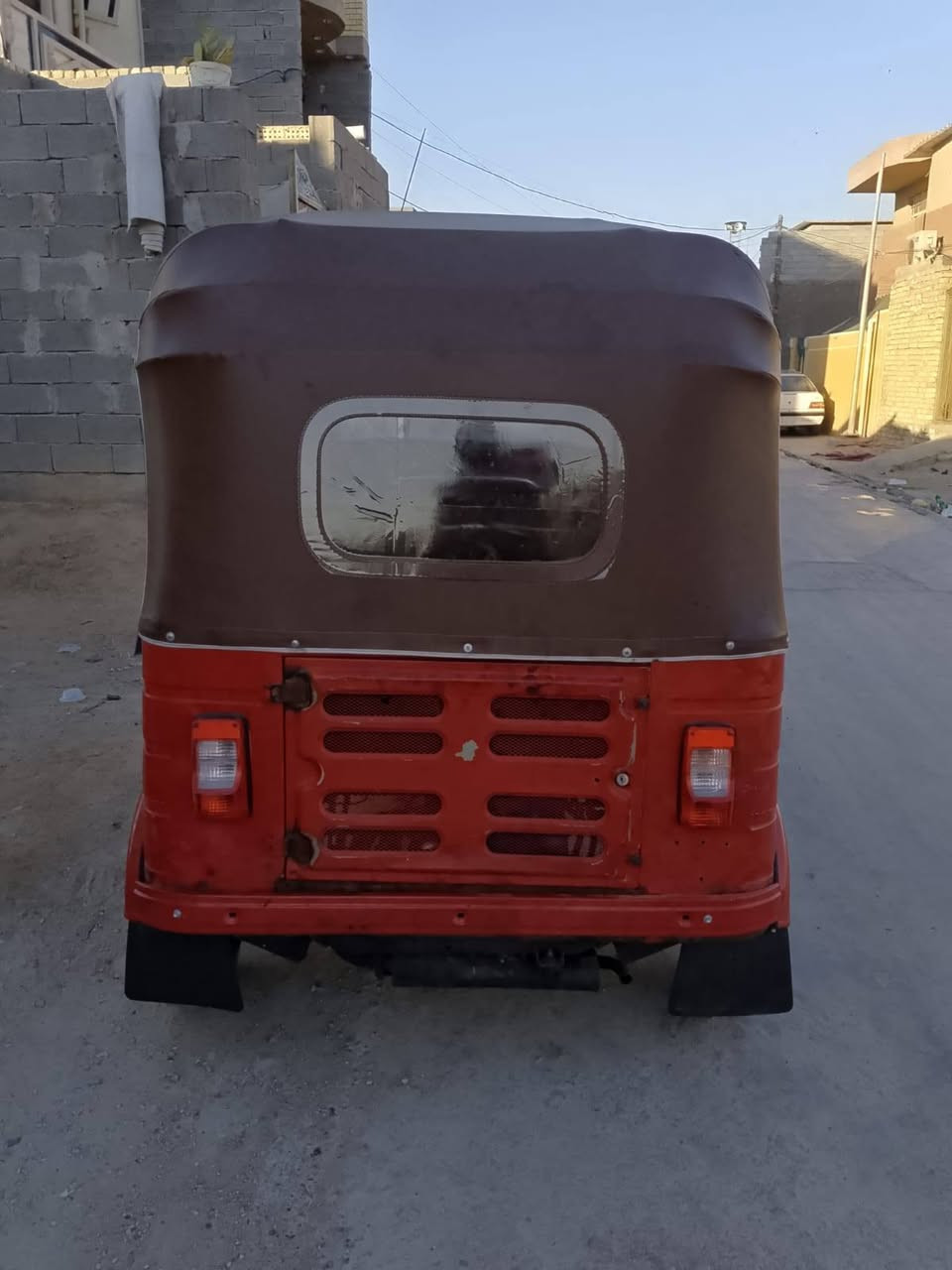 تكتك البيع مديل 17 شهر الواحد وراق جاهزه من كلشي من كهربايات مكاني بغداد مدينة الصدر  ***********
