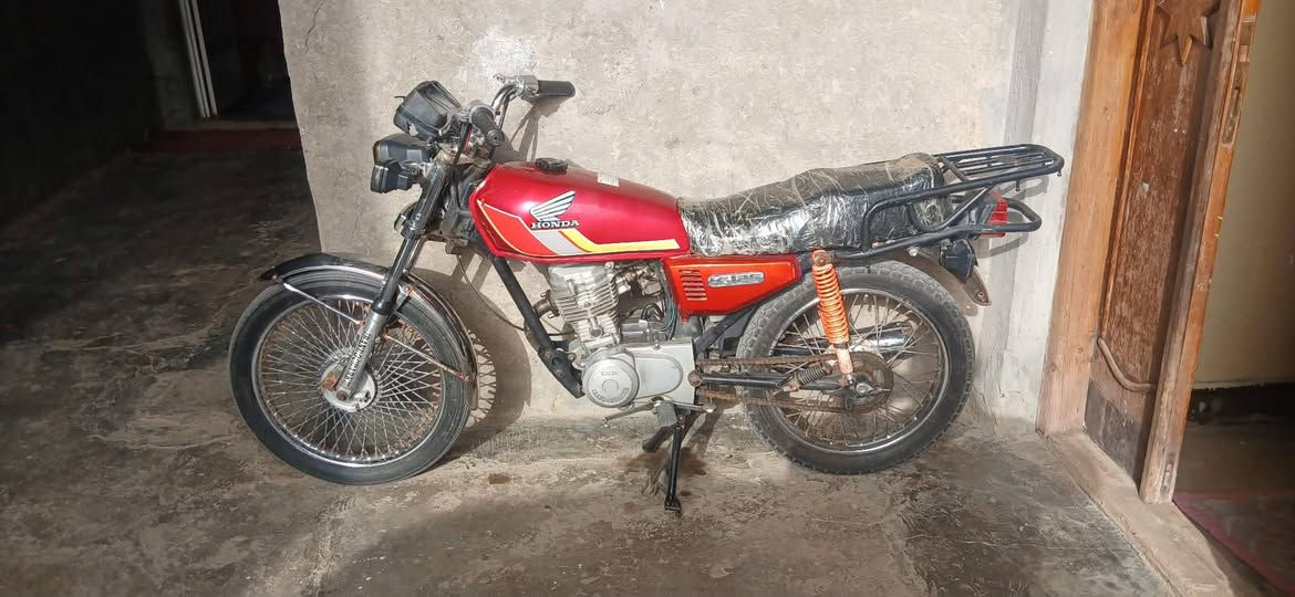 البيع دراجه نامه جديده كهرباياته كلها شغاله مكانها صويره او حفريه الاستفسار على رقم ***********
