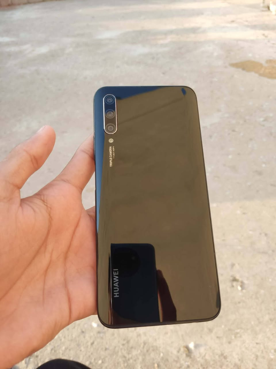 اسلام عليكم: جهاز HUAWEI Y9s: الموديل 2019 الون اسود: الذاكره 128: الرام 6: بطاريه 5000: يشغل جميع مواقع التواصل الاجتماعي يشغل جميع الالعاب منهن بوبجي 40 فريم الجهاز كلش سلس:  كامراه مالتو مثل ما موضح بل صور الجهاز نضيف ومرتب السعر 100 وبي مجال العنوان موصل جانب الايسر


**إذا كنت صاحب هذا الإعلان وتريد حذفه لأي سبب، رجاءا أرسل رسالة إلى الدعم الفني**