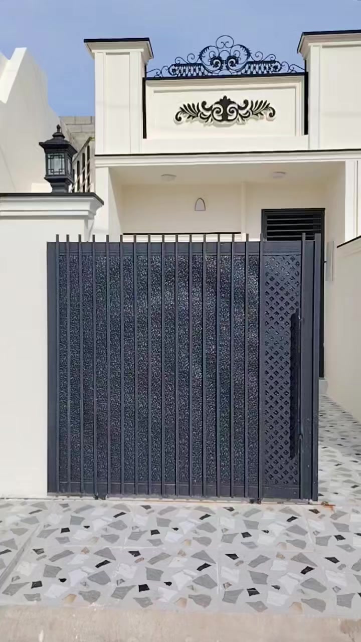 دار للبيع 100م ..طابو صرف ..مقاطعه 77 ...  حي ازوراء
خلف اتجاري.. بيت صفر . .مامسكون نضام دكت .. سعر المطلوب 76 ومجال ....
*********** ..
