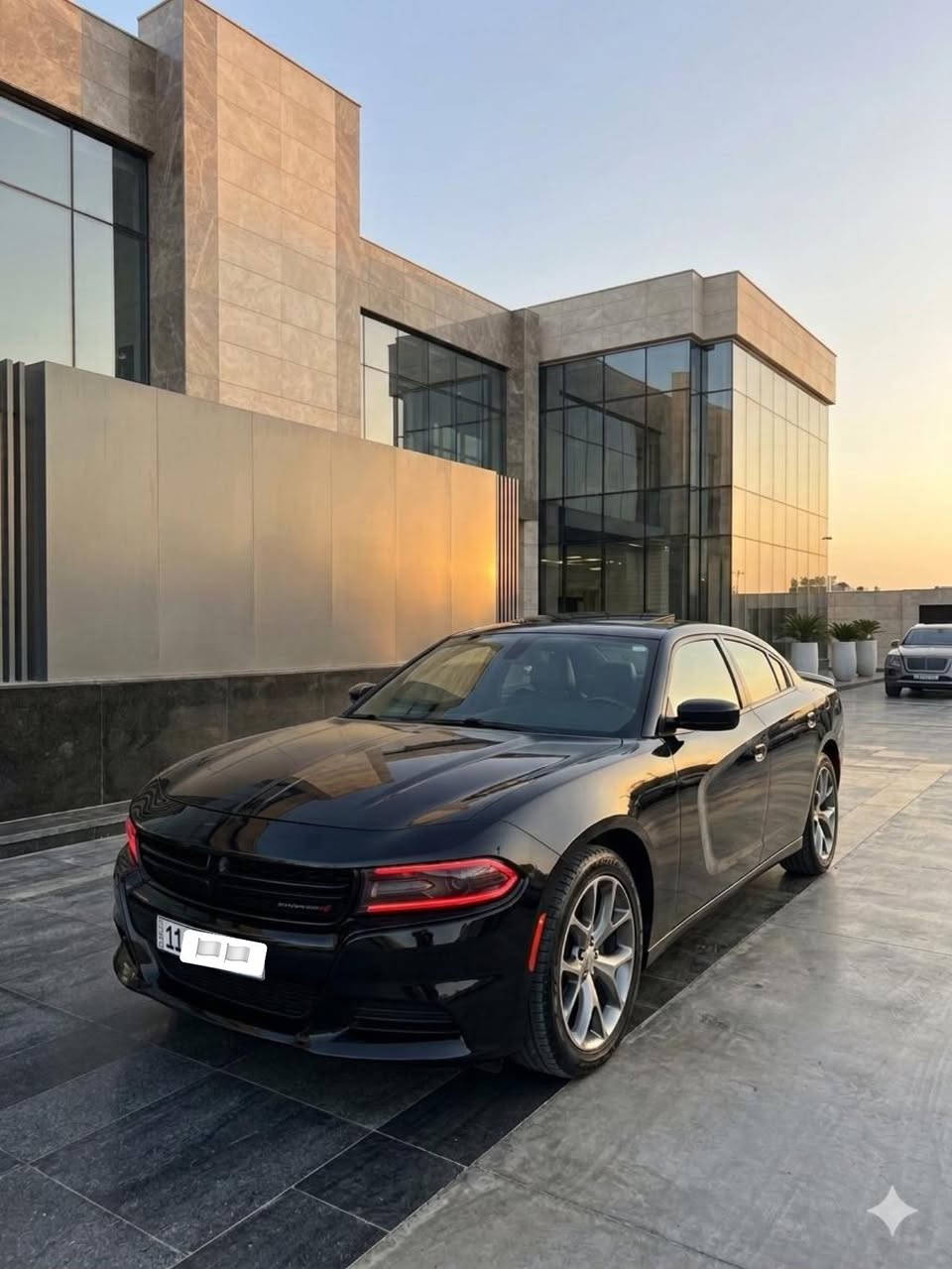 سلام عليكم ورحمة الله وبركاته سياره للبيع تفاصيل كامله
 1- النوع . دوج جارجر 
2-الموديل.  2021
 3- الفئه. sxt plas
 4- حجم المحرك. 3.6
 5- حالة المحرك والكير-مكفول من الفتح والتبديل
6-الحادث:_دعاميه اماميه وبالعراق صبغ جاملغات خلفيه طخه بسيطه 
 7- المسافه المقطوعه :- 51 الف مايل حقيقي
____________________________
الموصفات :_sxr بلاص فول الفول

 1- سلايد(فتحة سقف)
 2- كشنات جلد
 3- بصمه تشغيل
 4- ستيرن تدفئه
 5- شاشه كبيره
 6- كامره خلفيه
 7- حساسات خلفيه
 8-تدفئه تبريد كشنات
 9-مري قلاب ويه البك
 10- ميموري خزن وضع القياده للسائق

رقم بغداد هزه سنويه جديد تحويل مباشر
اللون اسود كشره سليم من الخدوش والتكحيلات فقط تكحيله بسيطه بالجاملغ الامامي بولش حمام مسويله قبل سبوع تخم تاير وويل مصار يومين من شديتهن جدد يعني لسياره جاهزه من كلشي مابيه اي نقص ولااي مصرف 
السعر :- 22500$ يعني 225 ورقه
للاستفسار *********** اتصال+واتساب فقط غير متواجد ع الفيس
لعنوان / بغداد حي الجامعه او حي العامل
