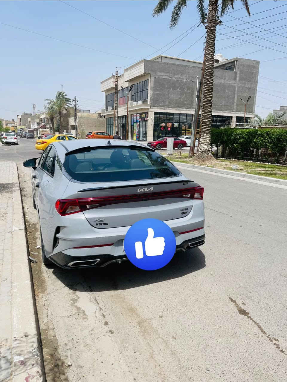 السلام عليكم.                                   كي فايف موديل 2022  رقم أربيل. محرك جي تي لاين 1600 تيربو فول مواصفات ما عدا الفتحه كشنات جلد تشغيل عن بعد بريك دكمه شحن لاسلكي رادار امامي وخلفي مانع اصددام سياقه ذاتيه تحديد مسار 4 وضعيات قياده تدفة كشنات وهواي مواصفات بيها السياره وارد امريكي حادثها بنيد+جاملق امامي بدون دواخل حادث بسيط ملاحظه صور الحادث معا المنشور.  سعر السياره 160 وبيها مجال مكان السياره بغداد ***********
