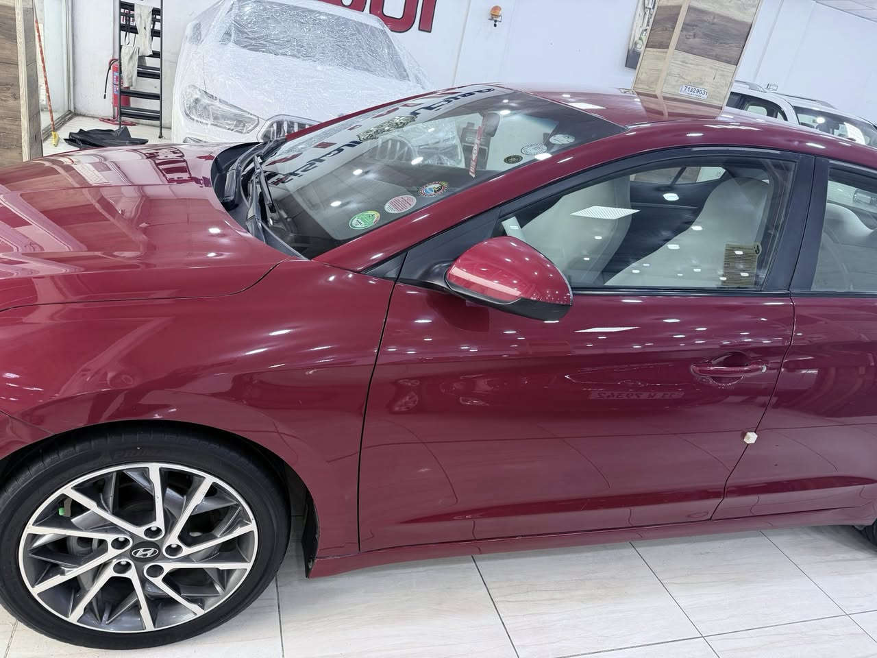 الانته -2020-حادث موضح بالصور قطعتين صبغ فقط السياره كلش جديده او مخدومه كفاله كير مكينه صدر مكان السياره بغداد 140$ او بيه مجال بسيط -***********
