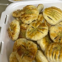 كليجه • بيتزا لحم بعجين • فطائر • خبز العباس • خليه نحل • معجنات • اكل...