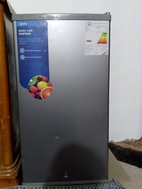 ثلاجة • للبيع