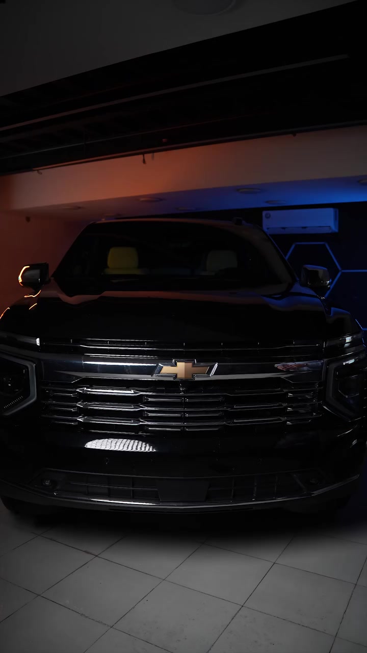 مراحل تغليف التاهو بـ PPF في مركزنا

1️⃣ الفحص الأولي للسيارة
نبدأ بفحص هيكل التاهو بالكامل تحت إضاءة احترافية حتى نحدد أي خدش أو عيب بالطلاء قبل التغليف.

2️⃣ الغسل العميق والتجهيز
غسل السيارة بمواد خاصة وإزالة الأوساخ الدقيقة والـTar والـIron حتى يصير السطح نظيف 100% وجاهز للفلم.

3️⃣ البولش الخفيف (إذا احتاج)
نسوي تصحيح خفيف للطلاء حتى يرجع لمعان التاهو مثل الوكالة قبل ما ينحط الفلم.

4️⃣ التقطيع  الدقيق

5️⃣ تركيب فلم الحماية السويدي TPU
نركب فلم PPF الشفاف ذاتي المعالجة بطريقة احترافية حتى يحمي السيارة من الخدوش والعوامل الخارجية.

6️⃣ لف الحواف للداخل
الميزة الي تميز شغلنا:
نلف أطراف الفلم للداخل مو على الحافة حتى يختفي الفلم ويصير الشكل طبيعي وقوي أكثر.

7️⃣ الفحص النهائي تحت الإضاءة
نراجع كل قطعة من التغليف حتى نتأكد ماكو فقاعات أو أخطاء.

8️⃣ تسليم السيارة مع الضمان
نسلم التاهو مع ضمان 10 سنوات + صيانة مجانية كل 6 أشهر طول فترة الضمان.

✔ فلم PPF أصلي ذاتي المعالجة
✔ تركيب يدوي احترافي + تقطيع إلكتروني
✔ لف الحواف للداخل لمظهر أنظف
✔ فحص دقيق قبل وبعد التركيب
✔ ضمان حقيقي 10 سنوات

📍 بغداد – السيدية
📞 ***********
📞 ***********
