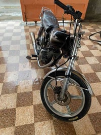 دراجه للبيع السعر 200وبيها مجال اتصال 07768706631