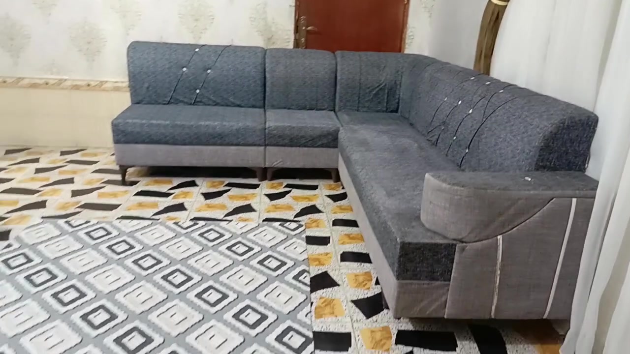 تخم ديوان تركي للبيع جديد ممستخدم هواي نضيفه نضافه مثل صوره  قاعدة خشب بلوك اسود سعر مناسب ***********شراي وتساب لو خاص تدلل
