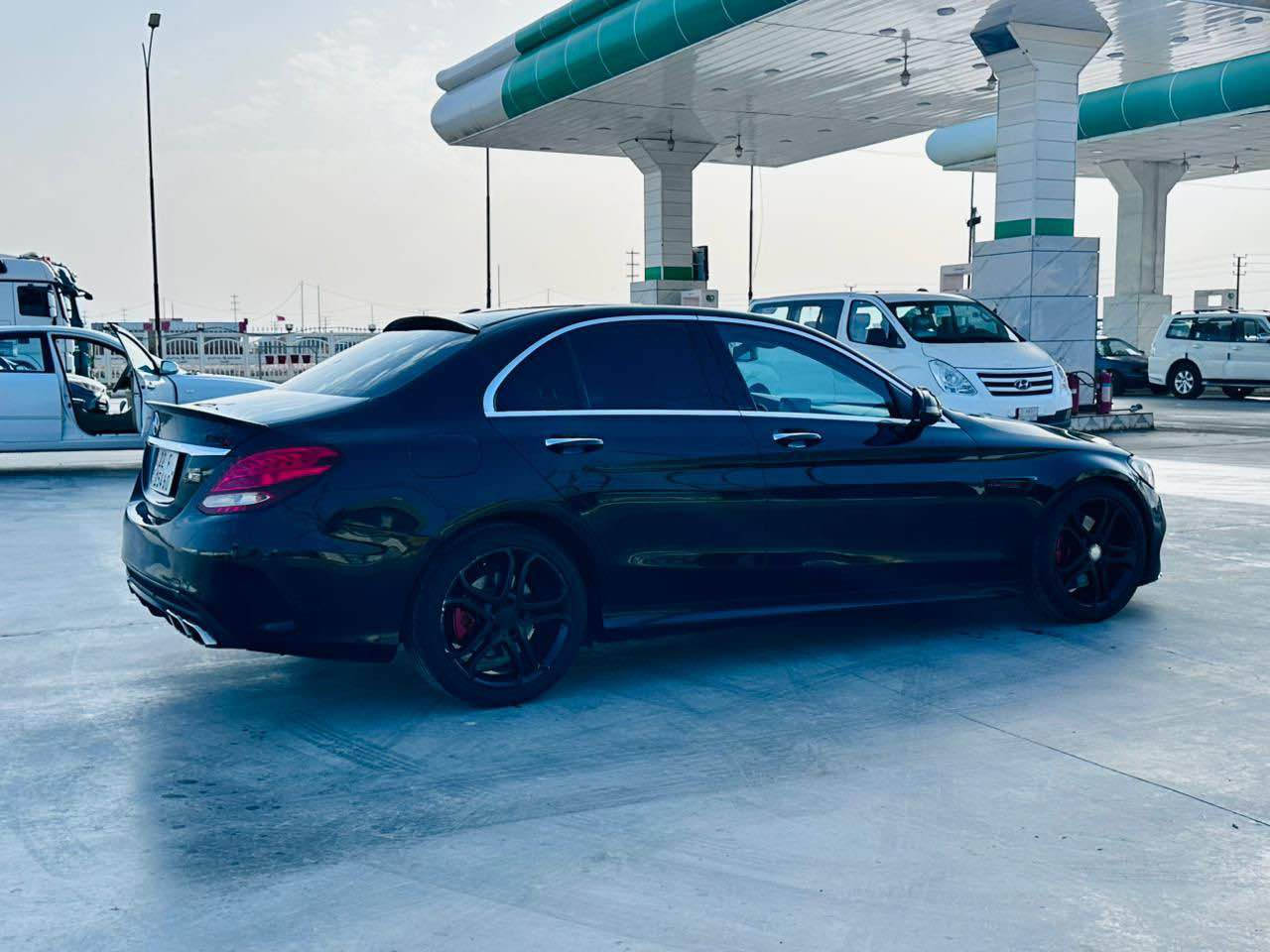 سلام عليكم
مارسدس موديل 2016 C300 بيع فقط 
بدون مراوس 
بجم عدسات زنون 
رادار جانبي 
نضام ترحيب اضويه جانبيه بليدات مال باب 5 بصمه دخول ذكي صندوق كهرباء 
كامره خلفيه دواره  
ويل كب بلادي حجم 18 تخم تاير جديد  تحكمات استيرن وشفتات استيرن 
تبريد قطعتين هند بريك دكمه
 انضمه قياده 
كشنات كهرباء وخزن 
وتدفئه الكشنات الاماميه 
ستيرن كهرباء  دبل ماوس 
مكينه 2000 تيربو 
ماشيه 63 مايل 
لد نهاري رادار جانبي والمرايات الجانبيه قلابه كامره خلفيه دواره 
سياره وارد امريكا حادث جاملغ بنيد 
بالعراق 
قطعتين صبغ بالعراق دير جاملغ خلفي شويه باب سايق 
كير محرك  صدر جاهزه
 شاشه جبيره  
ارقم اربيل تحويل مباشر  
مكان سياره بغداد بسمايه بيع فقط 
ارخص مارسدس 168 ورقه بيها مجال بسيط فقط نقدا بدون مراوس نقدا فقط
*********** بغداد, العراق
