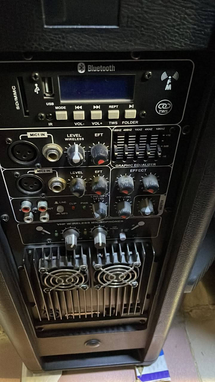 ياالله ياالله ياالله
وصول سماعات كهربائي نوع كوبي سعر الزوج 450 دولار اكرر 450 دولار هذه التفاصيل جدام عينك للحجز مراسلة واتساب ***********
