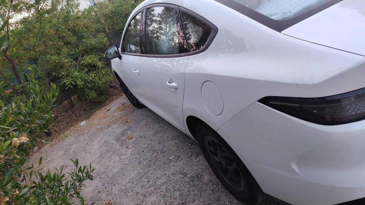 byd sell 5
ویل عادی
3000kmرۆشتوە
دەحامی خوارەوە باغەکەی لێخشانێکی هەیە کەمێک شوختی گرتیە بەس زۆر کەمە
لەگەڵ 4یان3نوختەی هەیە ئاوجا نازانم تەزرەیەیان قۆپە بەس ئاتو برێ تەزرە
رەقەم کراوە
  گێر و مەکینە بە شەرت
سحری 133قفڵ


**إذا كنت صاحب هذا الإعلان وتريد حذفه لأي سبب، رجاءا أرسل رسالة إلى الدعم الفني**
