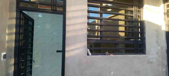 دار للبيع مساحته 150 متر 🟥 نظيف بناء حديث غير مسكون🟦 يحتوي على غرفتين نوم وهول ومطبخ واستقبال وصحيات داخلية وخارجية وگراچ 🟥
⬅️مبني من الطابوق 🔳
⬅️السقف صب كونكريت 🔲
⬅️الأرضية والجدران سيراميك 🟦
⬅️بناء درجة اولى وترتيبات🟥
السعر//67 مليون قابل للتفاوض 🔲
العنوان//كوت-- حي الحكيم الاولى-- شارع علاء غريب قرب الكورنيش🟦

         ***********************
للاستفسار الاتصال على الارقام التاليه 

📳📳*********** 📳📳
📳📳*********** 📳📳
📳📳*********** 📳📳
مكتب دلالية اهل الديرة للعقار ،🏨
