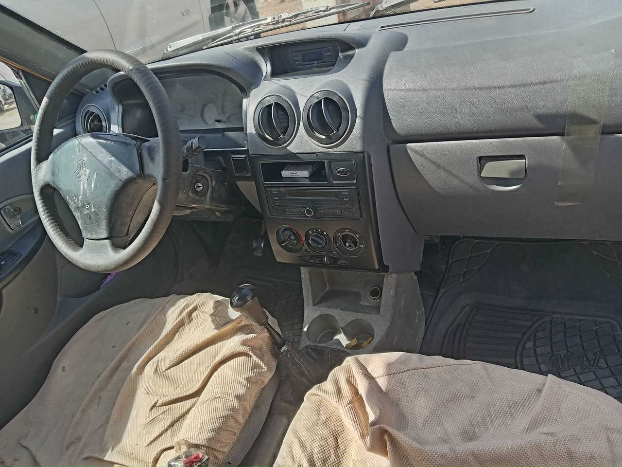 السلام عليكم سايبا للبيع موديل 14 رقم صدامي راعيه موجود عندي رقمه بس مغلق السيارة مطلوبه غرامات 100الف هيئه مامسجله ابيع كوم حديد السيارة كير مكينه بل جيس تبريد شغال حداديه صارلي يومين من شديتهه السيارة جاهزة بس انكر سويج السعر مليون و 750     العنوان الديوانية قضاء الشافعيه ***********  مكلف بل نشر اتصل عل رقم
